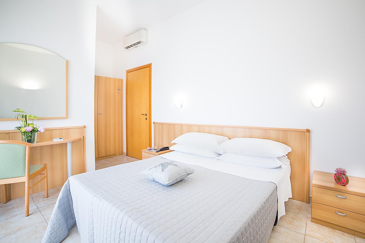 Adria Hotel 3*